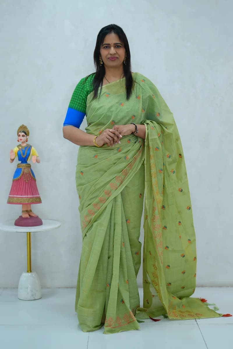 Cotton Silk saree green with all over thread buttas and floral design embroidery