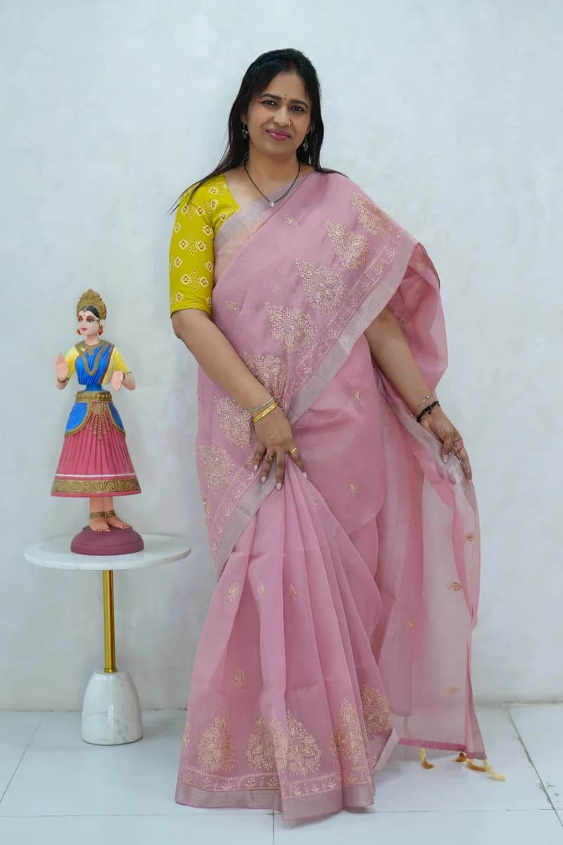 Cotton Silk saree pink with thread buttas, zari border